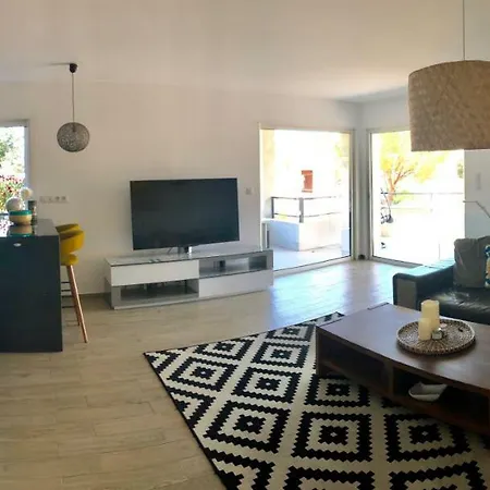 Apartment T3 *